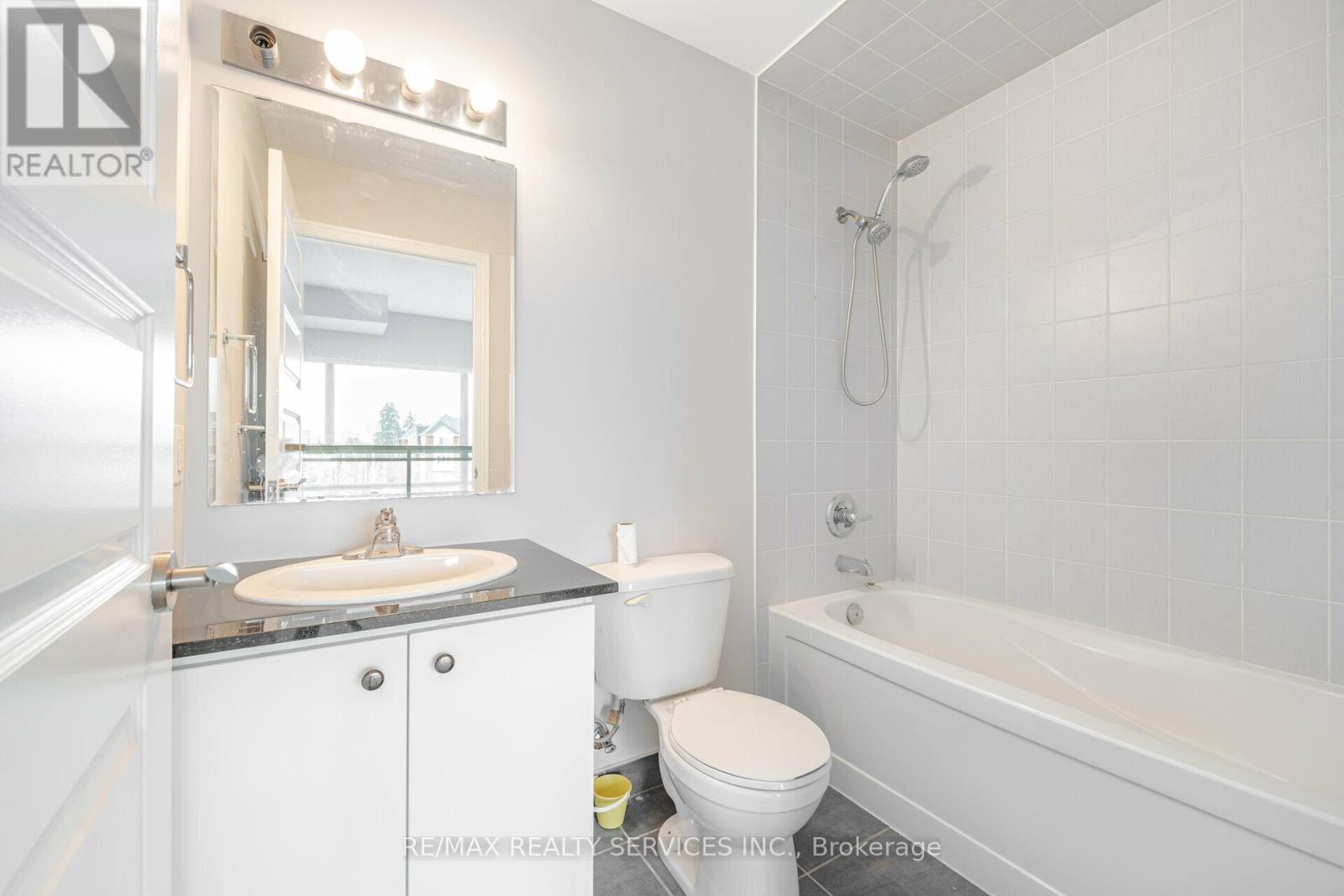 211 - 215 Queen Street E, Brampton, Ontario  L6W 0A9 - Photo 23 - W13477012