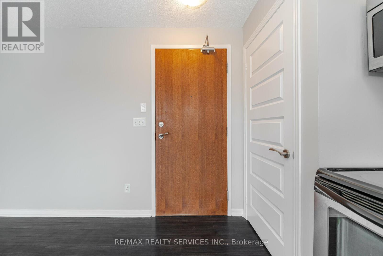 211 - 215 Queen Street E, Brampton, Ontario  L6W 0A9 - Photo 7 - W13477012