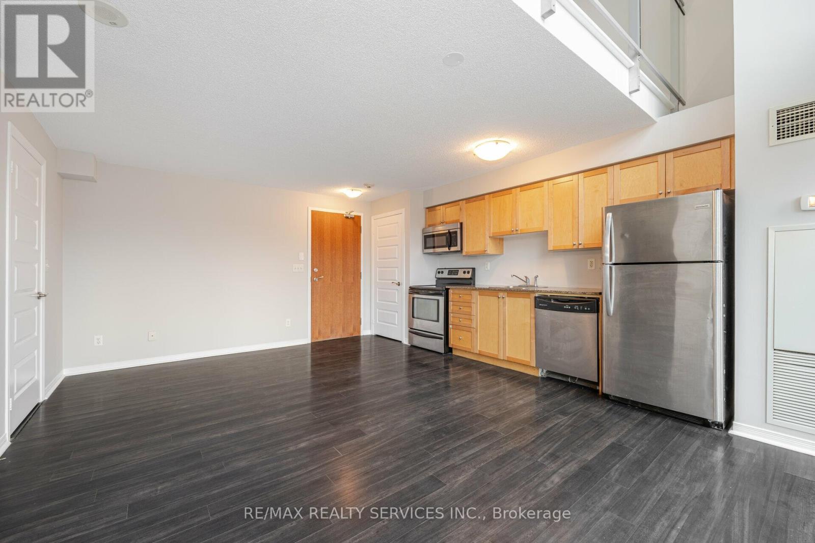 211 - 215 Queen Street E, Brampton, Ontario  L6W 0A9 - Photo 8 - W13477012
