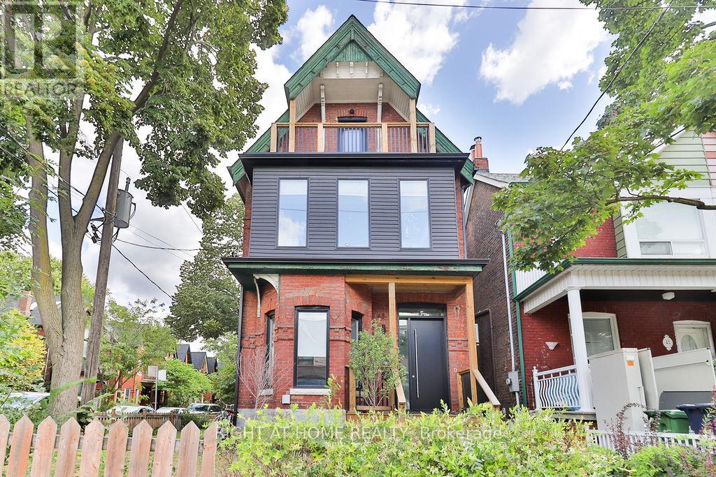 3 - 45 BROCK AVENUE, Toronto, Ontario