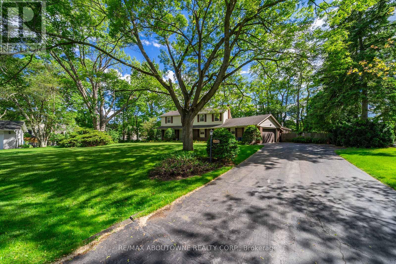 142 ABBEY COURT, Oakville, Ontario