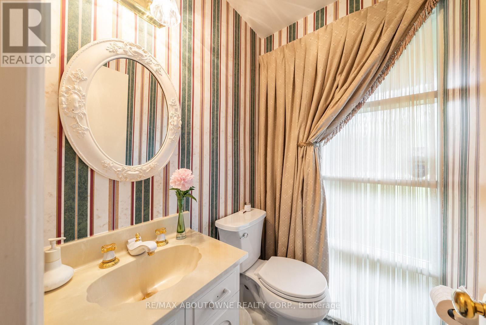 142 Abbey Court, Oakville, Ontario  L6J 4L1 - Photo 33 - W13477068