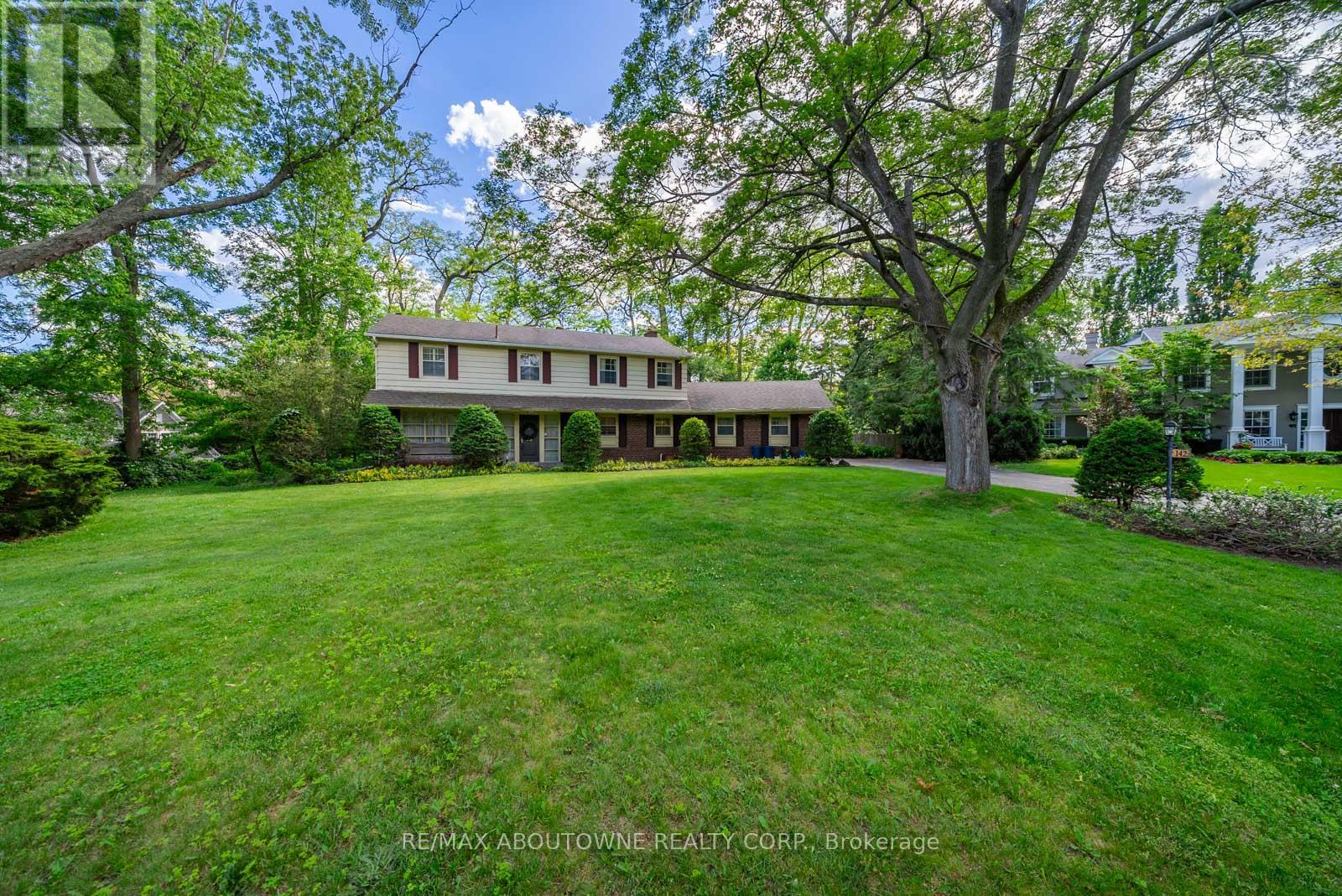 142 Abbey Court, Oakville, Ontario  L6J 4L1 - Photo 4 - W13477068