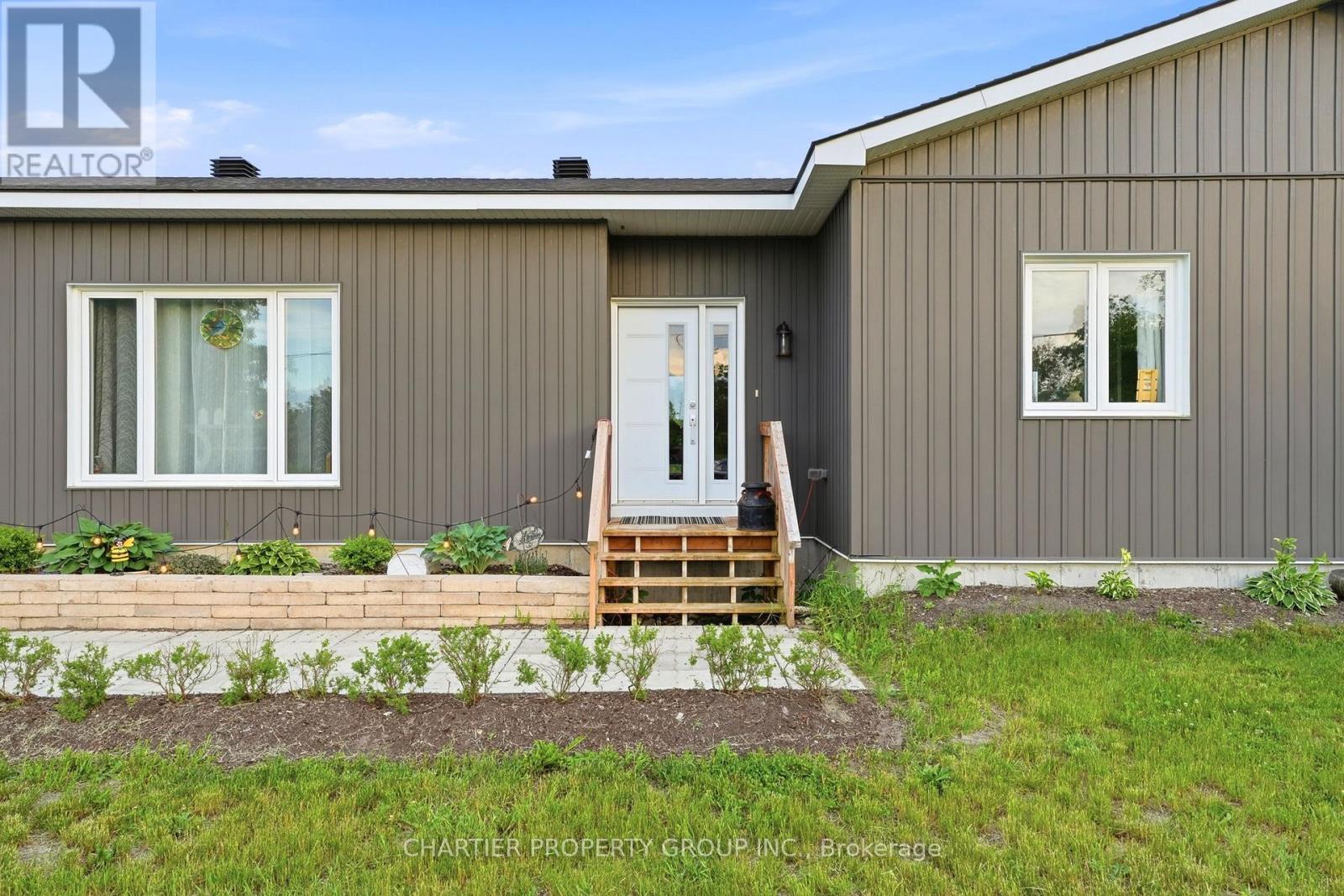 10664 BLAINE ROAD, North Dundas, Ontario