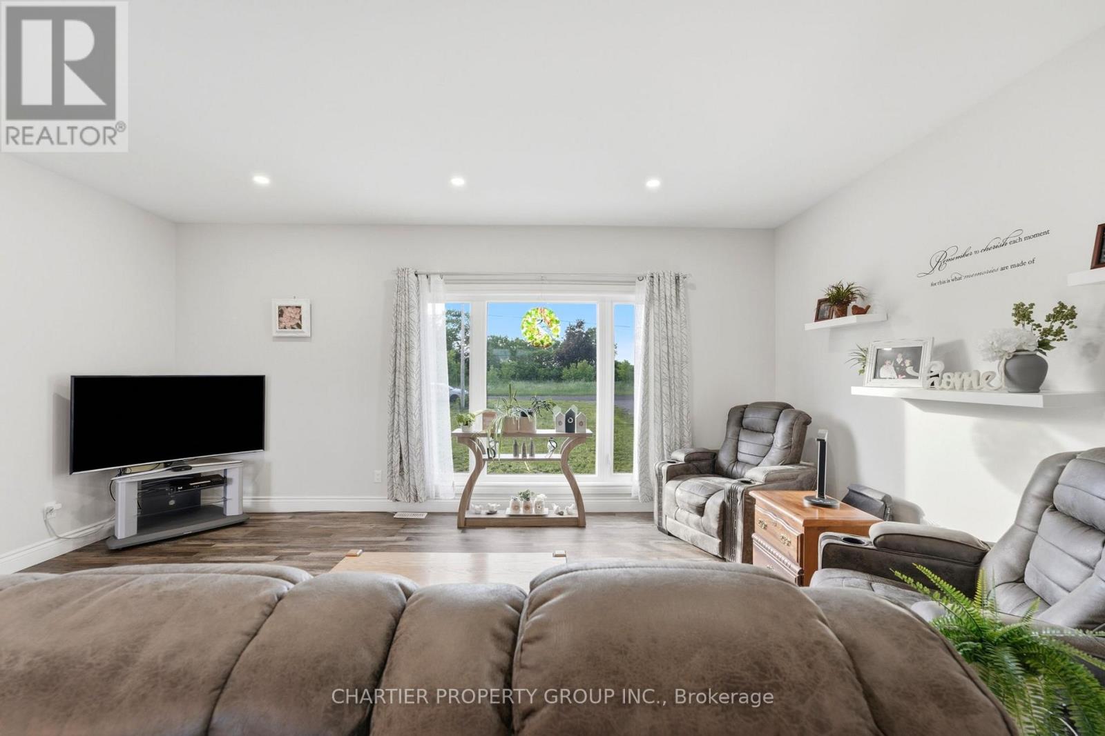 10664 Blaine Road, North Dundas, Ontario  K0E 1S0 - Photo 9 - X13477088
