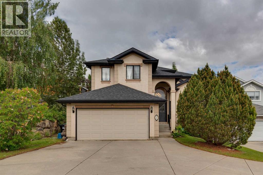27 Valley Creek Bay NW, Calgary, Alberta  T3B 5V3 - Photo 2 - A2323276