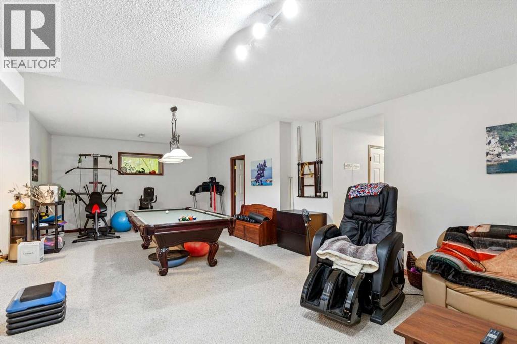 27 Valley Creek Bay NW, Calgary, Alberta  T3B 5V3 - Photo 32 - A2323276