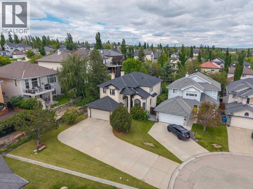 27 Valley Creek Bay NW, Calgary, Alberta  T3B 5V3 - Photo 26 - A2323276