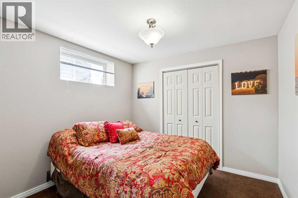 27 Valley Creek Bay NW, Calgary, Alberta  T3B 5V3 - Photo 33 - A2323276