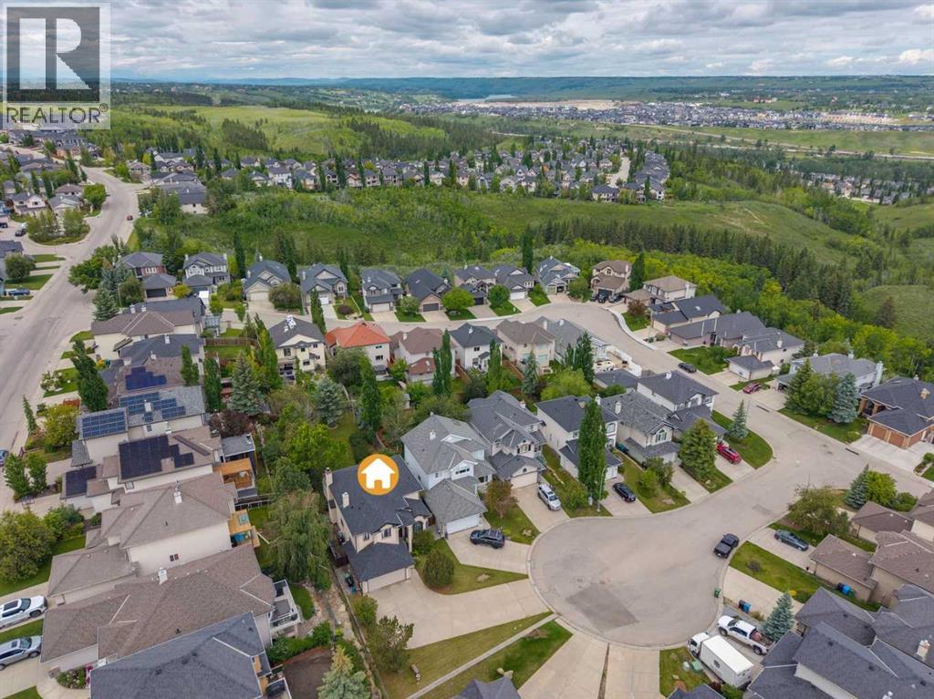 27 Valley Creek Bay NW, Calgary, Alberta  T3B 5V3 - Photo 28 - A2323276