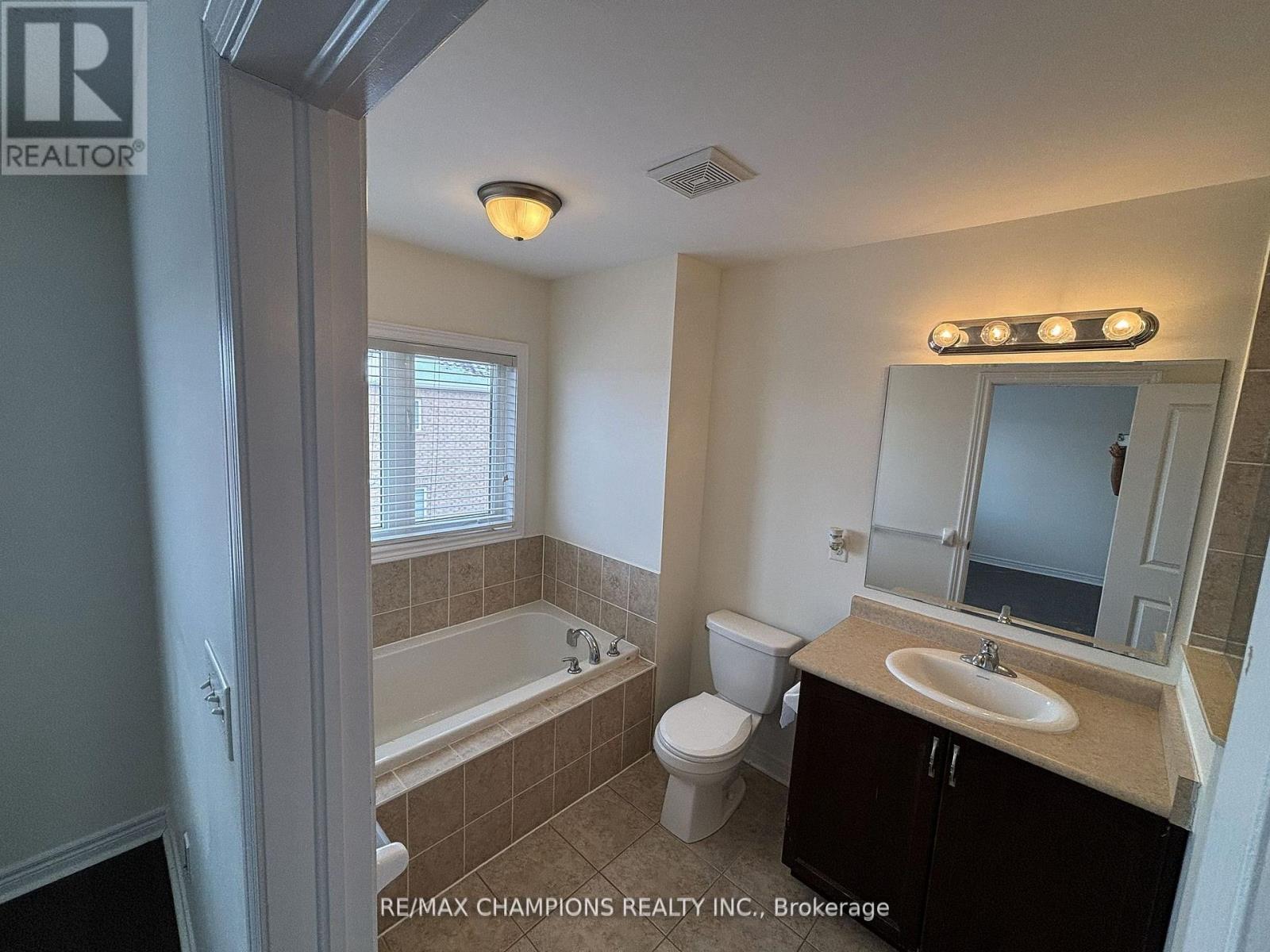 64 Pennycross Crescent, Brampton, Ontario  L7A 4M1 - Photo 15 - W13477082