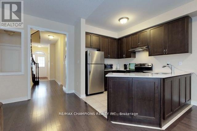 64 Pennycross Crescent, Brampton, Ontario  L7A 4M1 - Photo 3 - W13477082