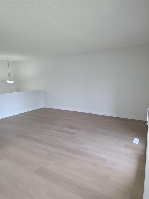 860 Templeton Avenue, Winnipeg, Manitoba  R2V 3S6 - Photo 4 - 202614637