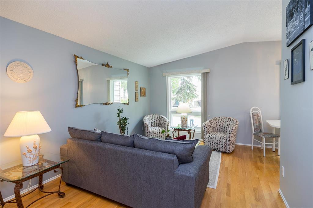 163 Northcliffe Drive, Winnipeg, Manitoba  R2C 4K4 - Photo 2 - 202614640