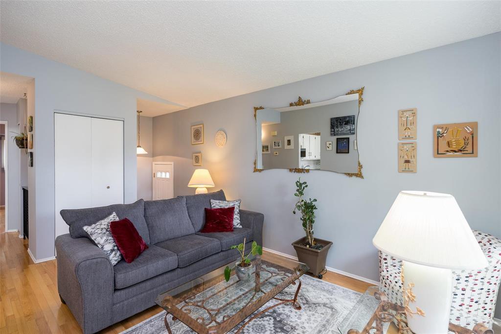 163 Northcliffe Drive, Winnipeg, Manitoba  R2C 4K4 - Photo 4 - 202614640