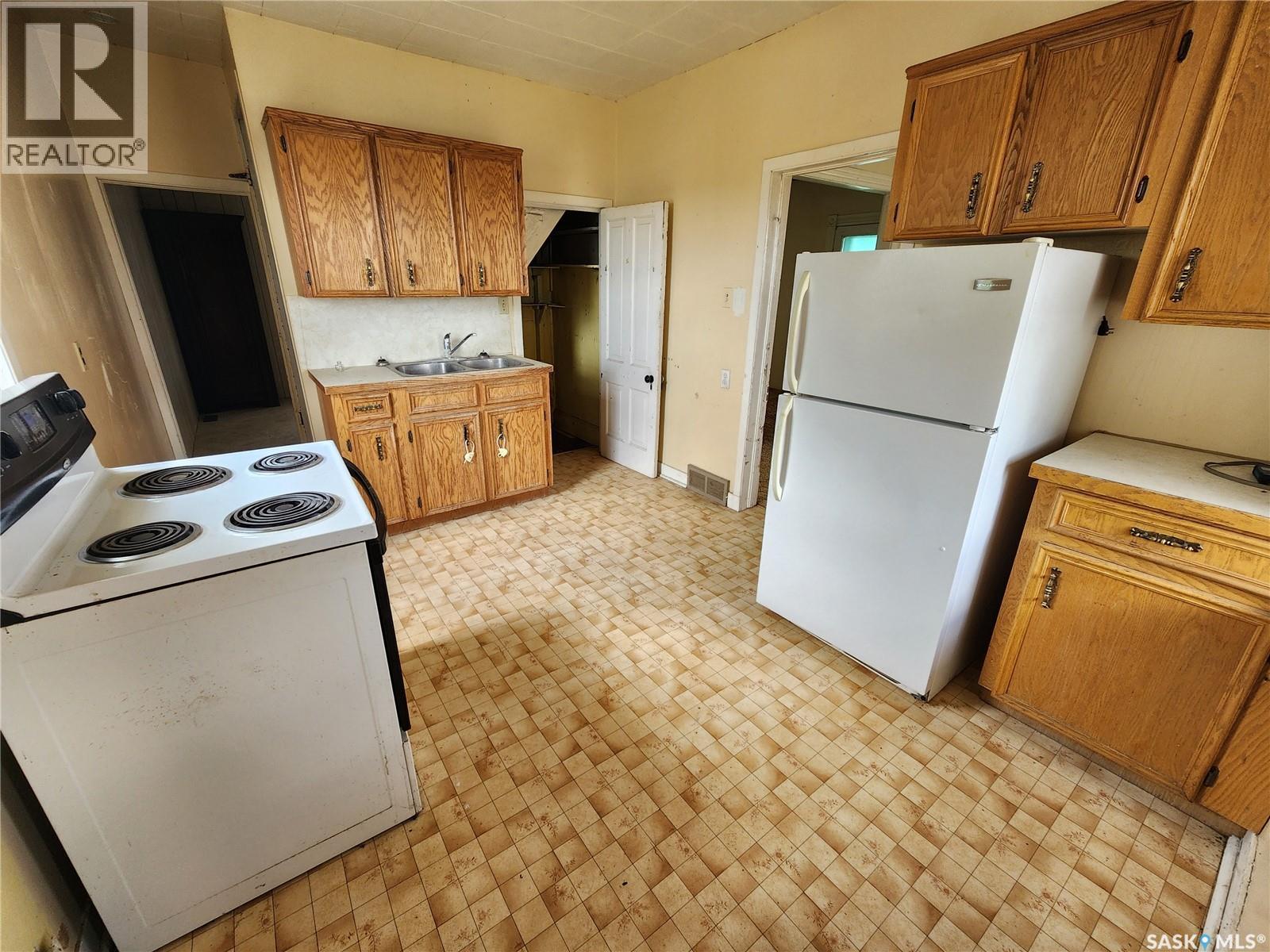315 3rd Street, Frobisher, Saskatchewan  S0C 0Y0 - Photo 3 - SK040333