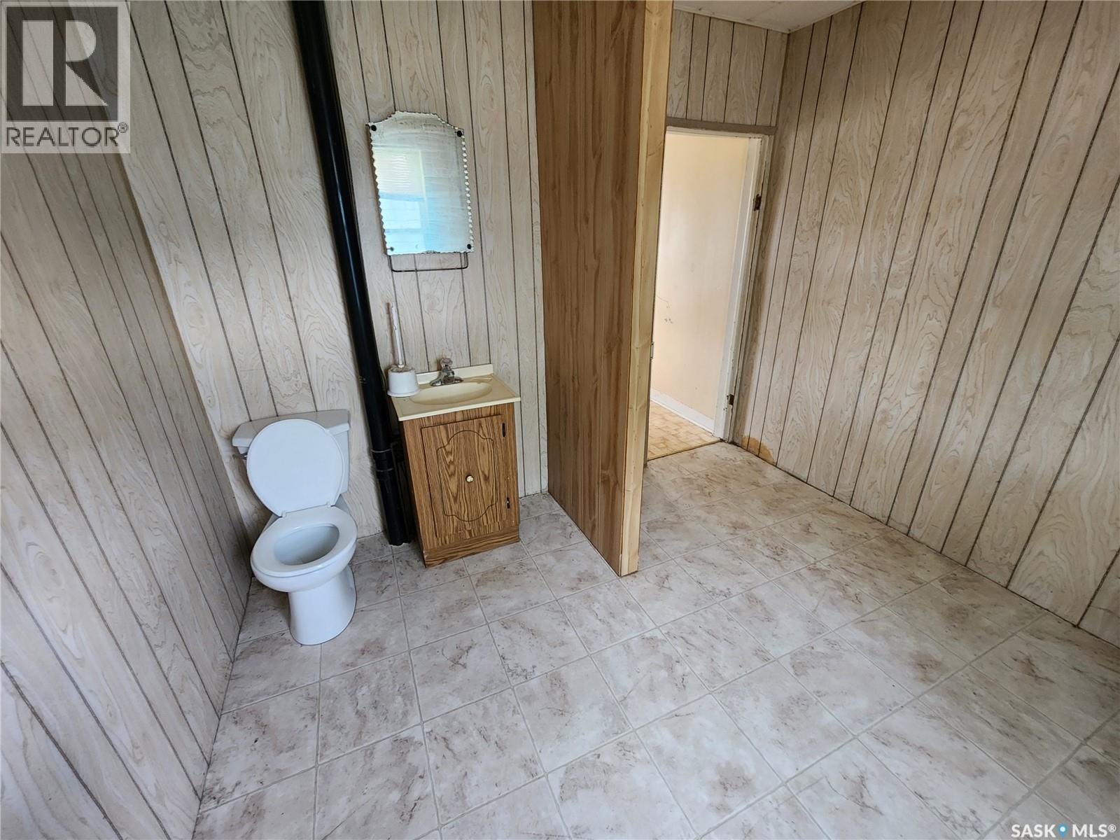 315 3rd Street, Frobisher, Saskatchewan  S0C 0Y0 - Photo 6 - SK040333