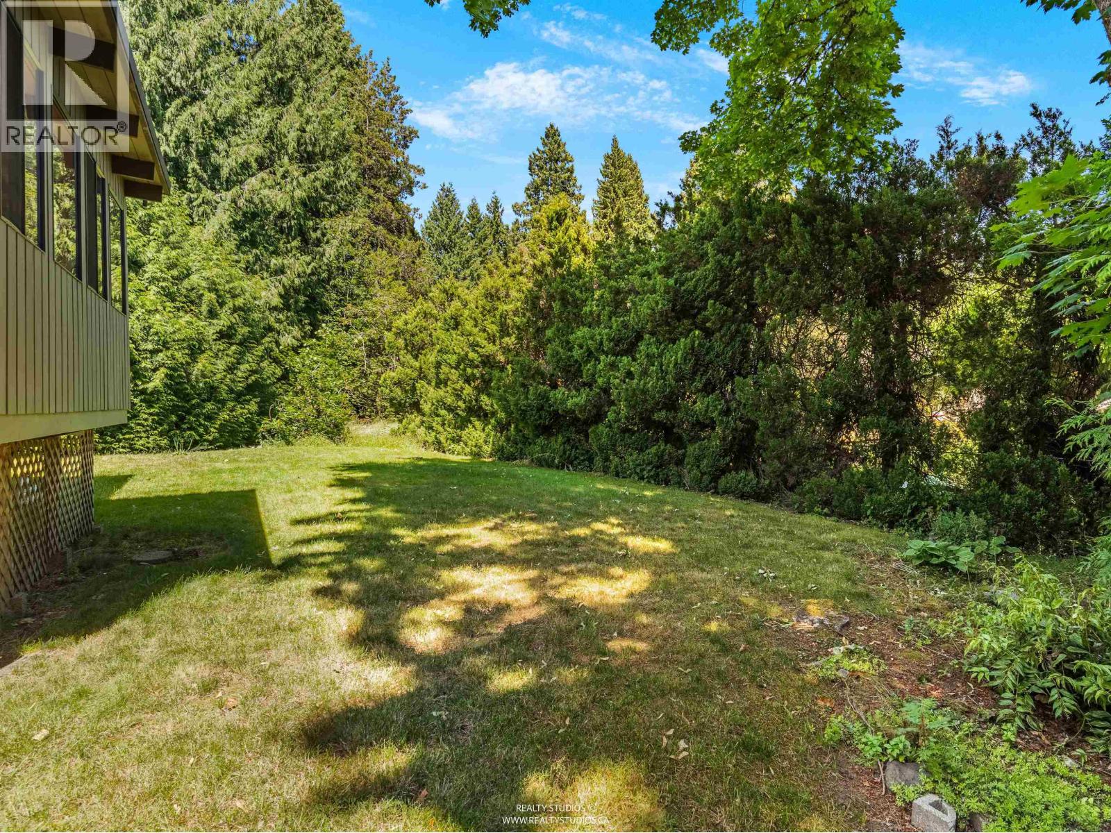 423 Winona Street, Coquitlam, British Columbia  V3K 5A5 - Photo 6 - R3138692