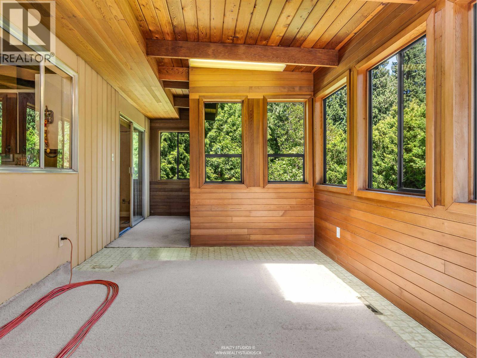 423 Winona Street, Coquitlam, British Columbia  V3K 5A5 - Photo 10 - R3138692