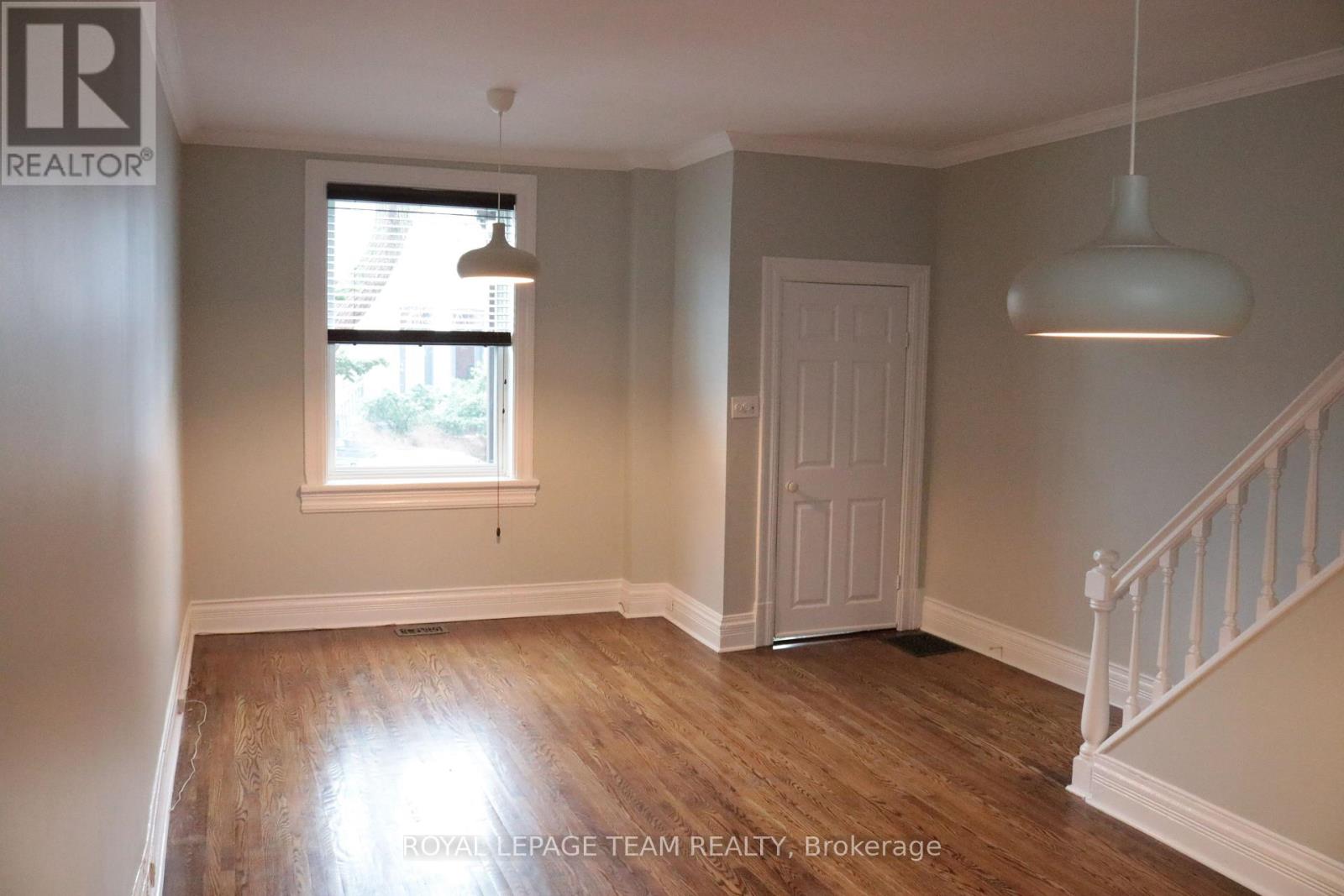 35 Ivy Crescent, Ottawa, Ontario K1M 1Y1 - Photo 3 - X13477120