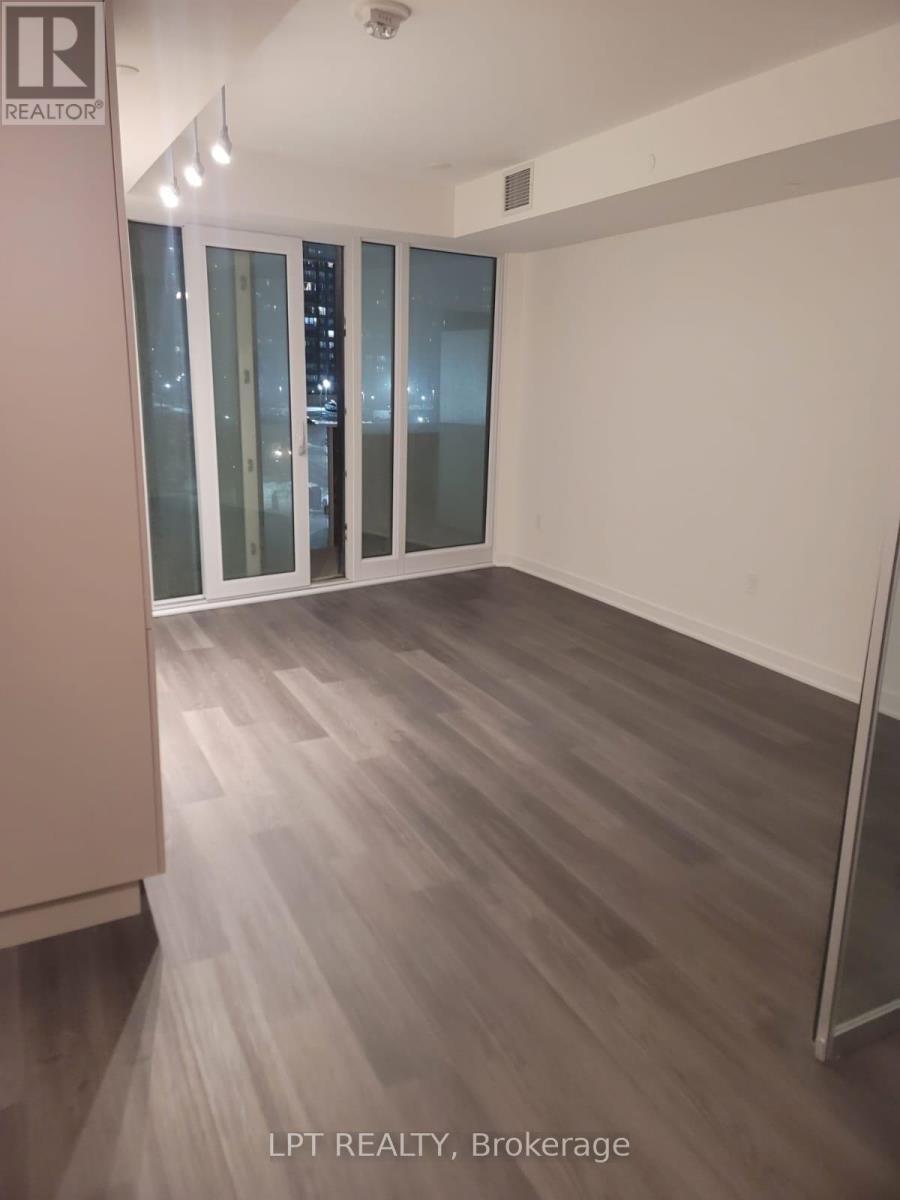 220 - 3900 Confederation Parkway, Mississauga, Ontario L5B 0M3 - Photo 4 - W13477106