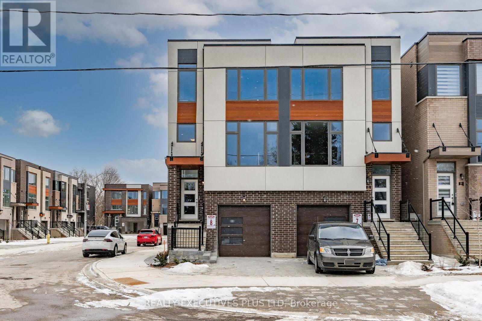 MAIN - 23 BLACKSTONE STREET, Toronto, Ontario