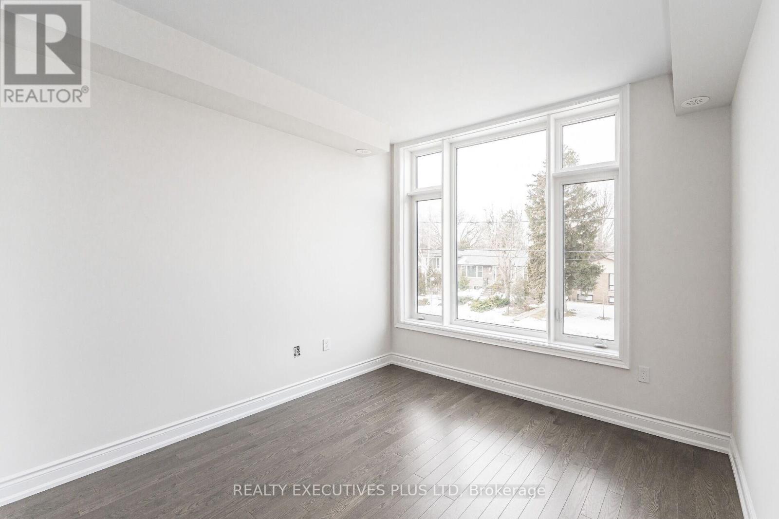 Main - 23 Blackstone Street, Toronto, Ontario M6L 0A5 - Photo 7 - W13477110