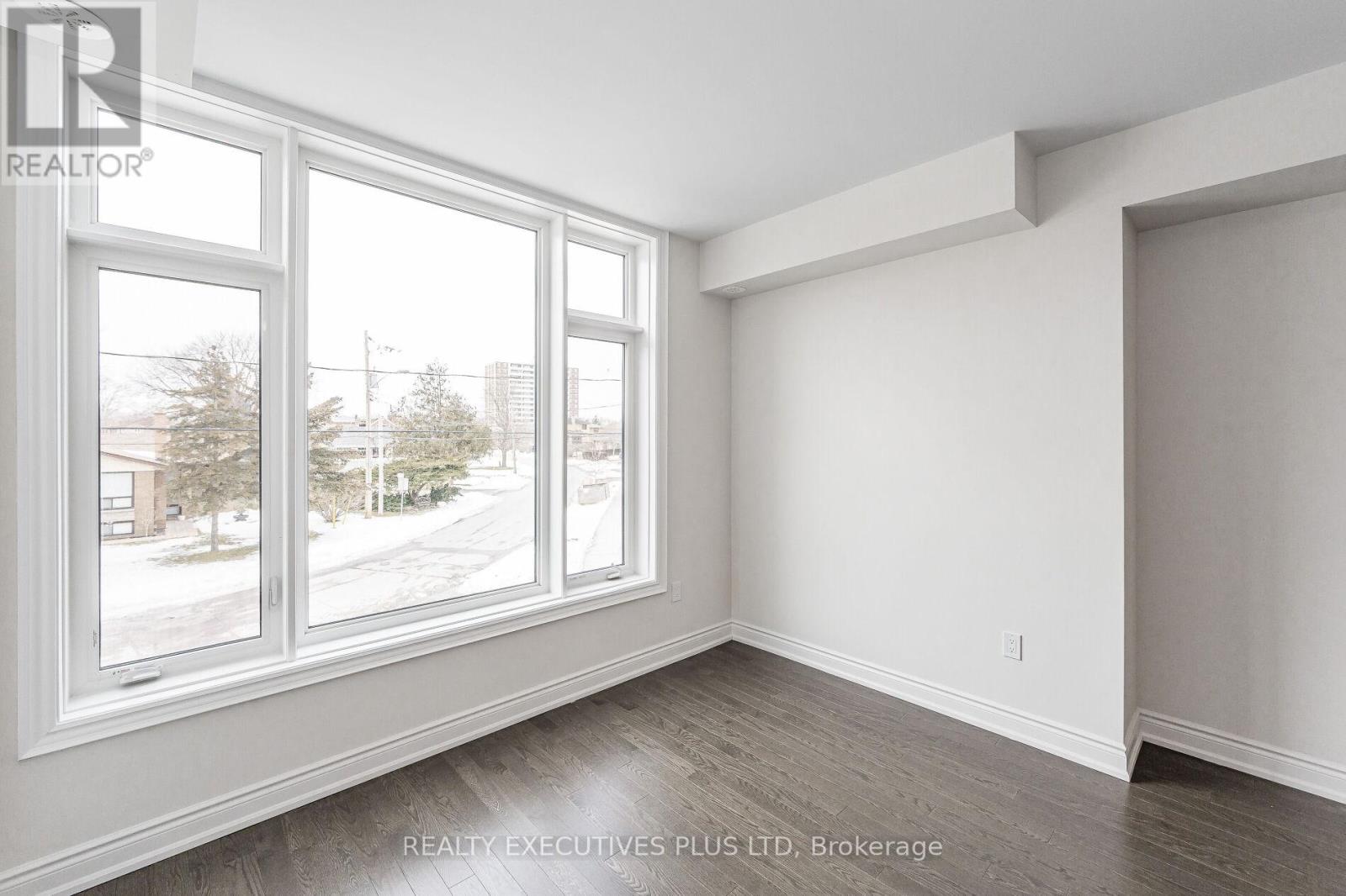 Main - 23 Blackstone Street, Toronto, Ontario M6L 0A5 - Photo 8 - W13477110
