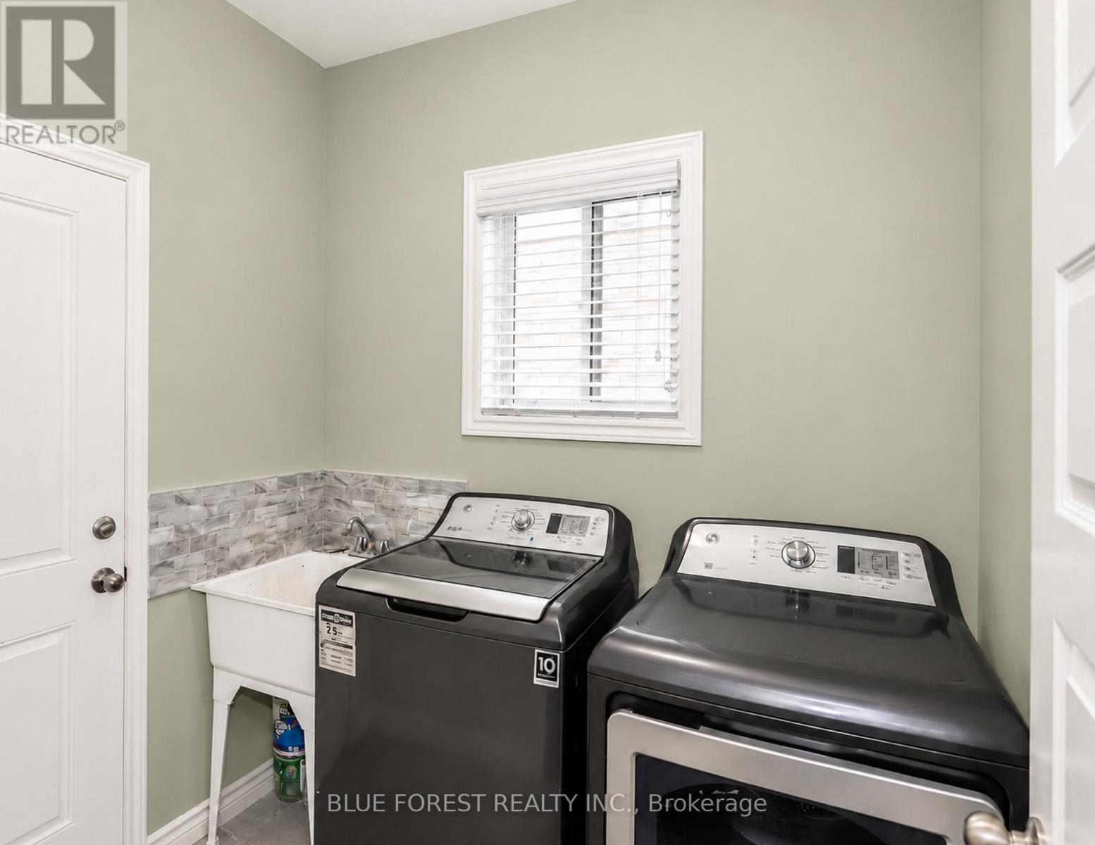 4377 Lismer Lane, London South, Ontario  N6L 0E1 - Photo 6 - X13477140