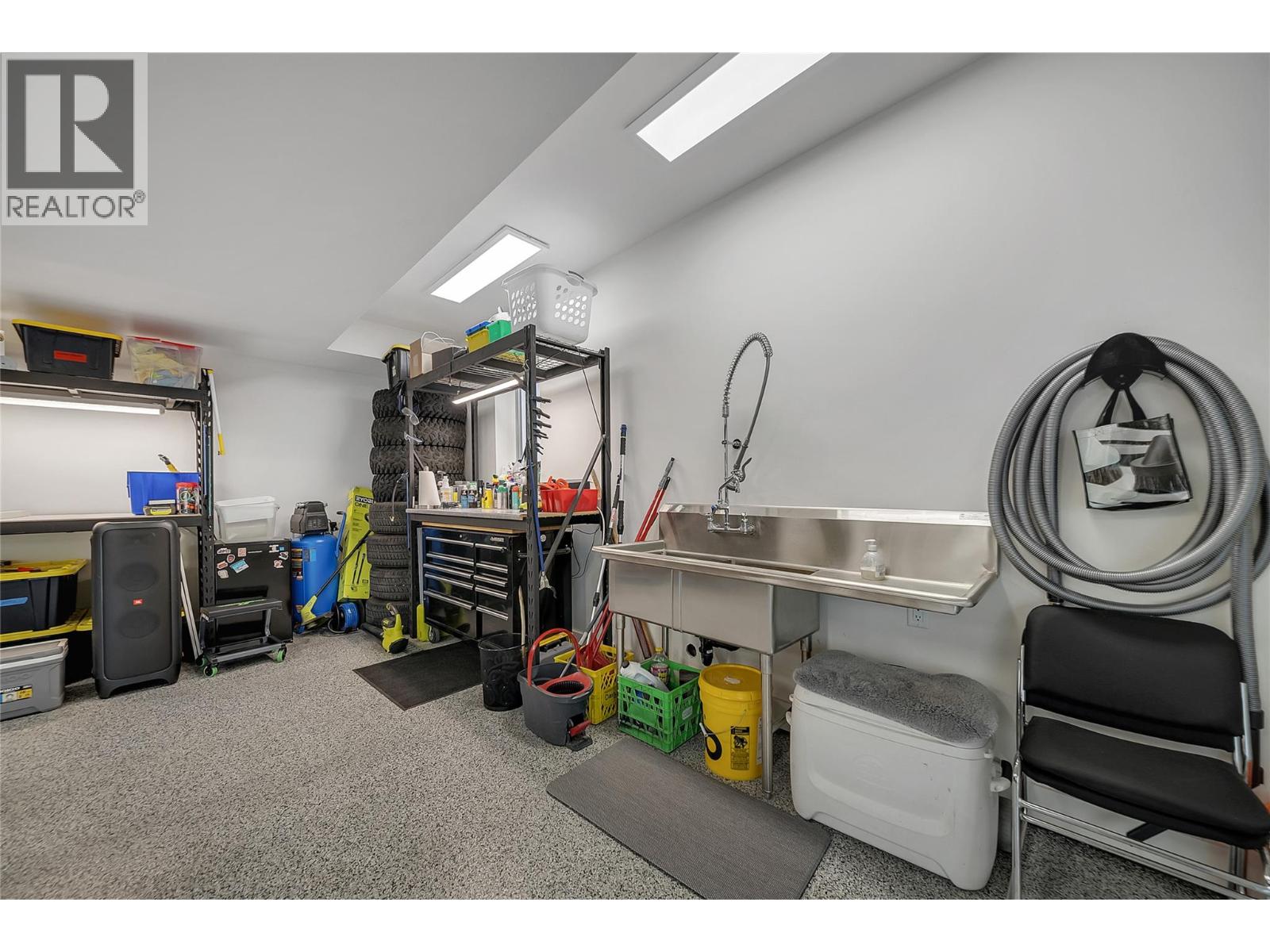 5725 Mountainside Drive, Kelowna, British Columbia  V1W 5L6 - Photo 28 - 10389760