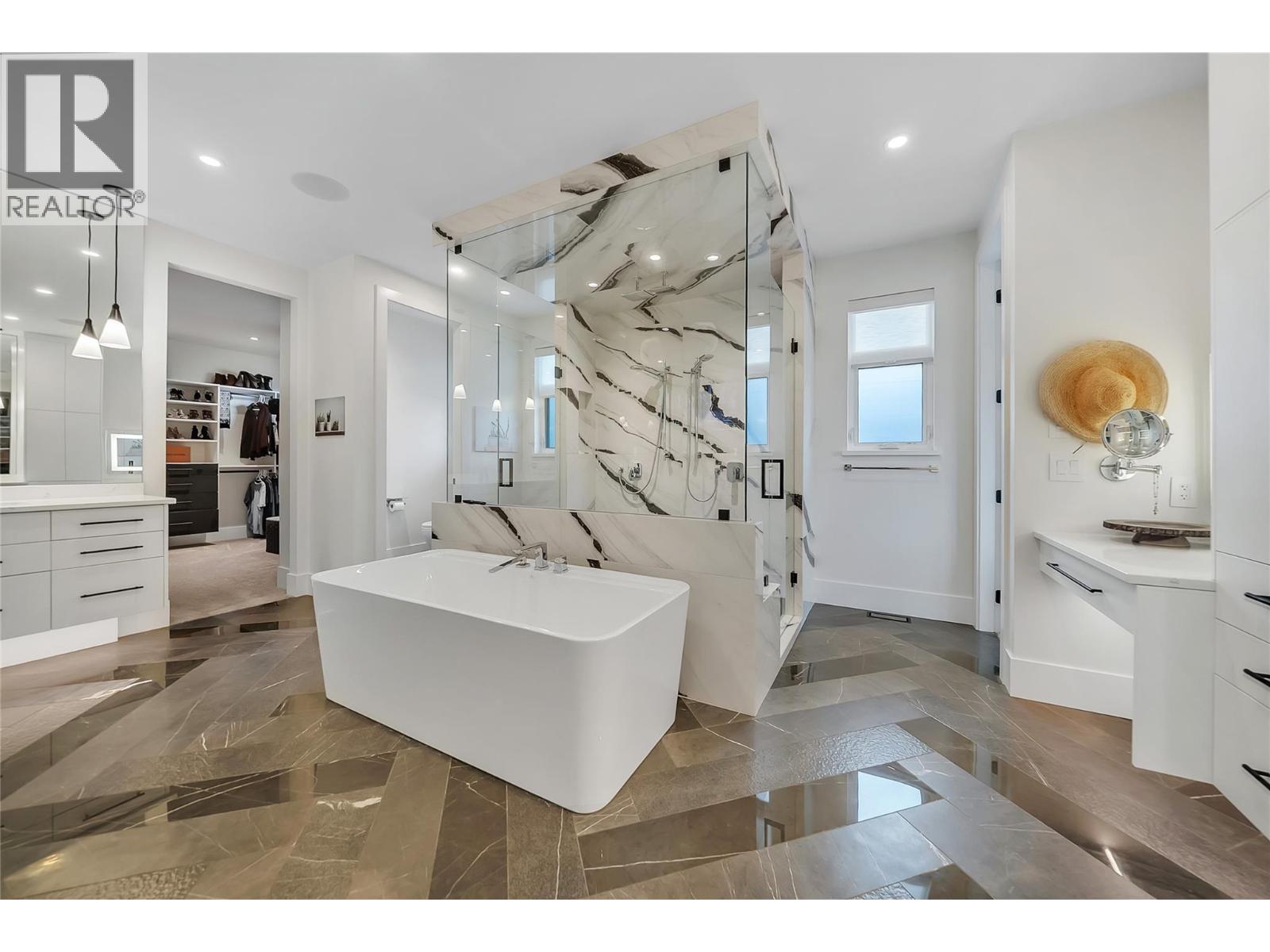 5725 Mountainside Drive, Kelowna, British Columbia  V1W 5L6 - Photo 40 - 10389760