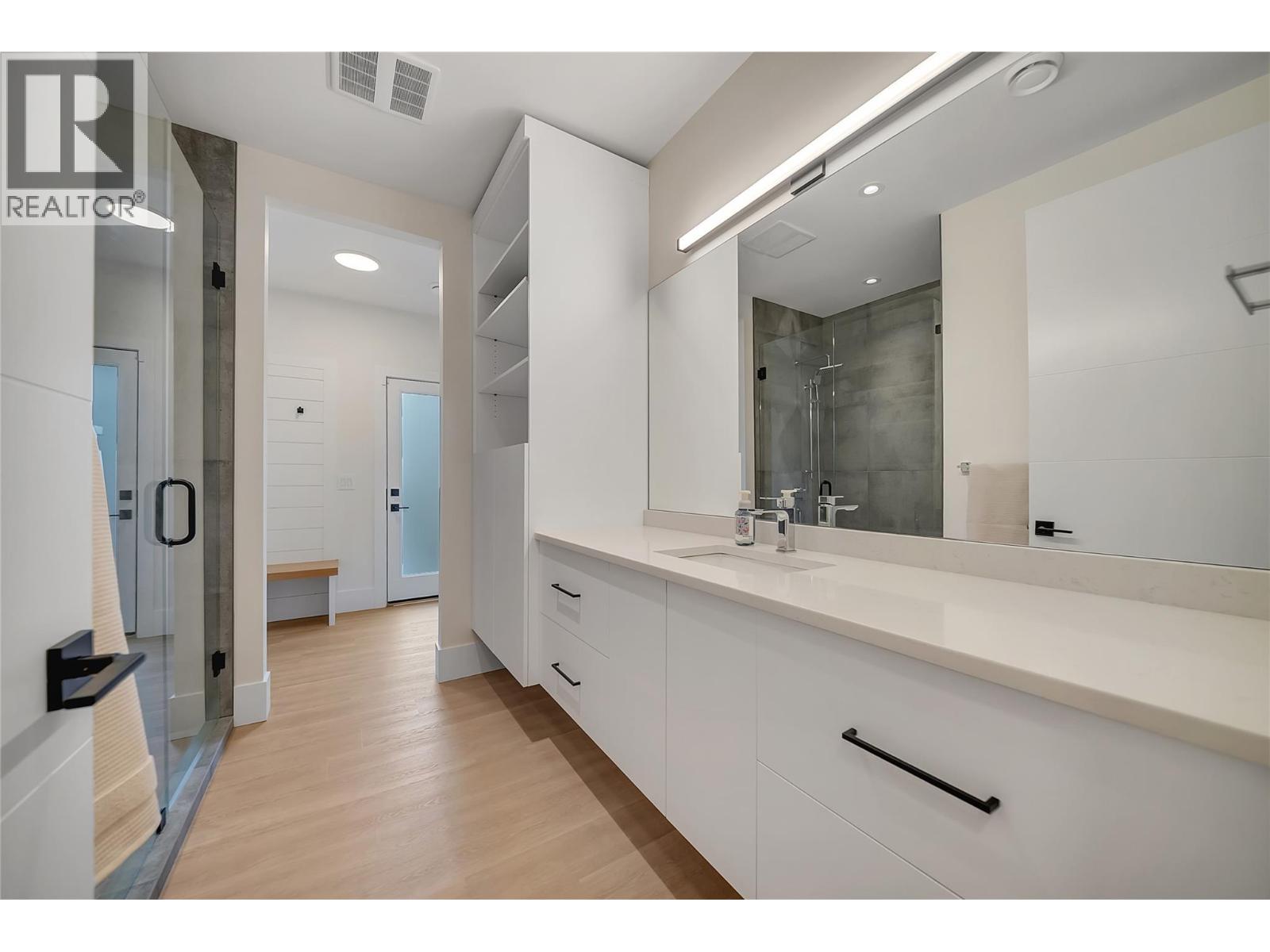 5725 Mountainside Drive, Kelowna, British Columbia  V1W 5L6 - Photo 65 - 10389760