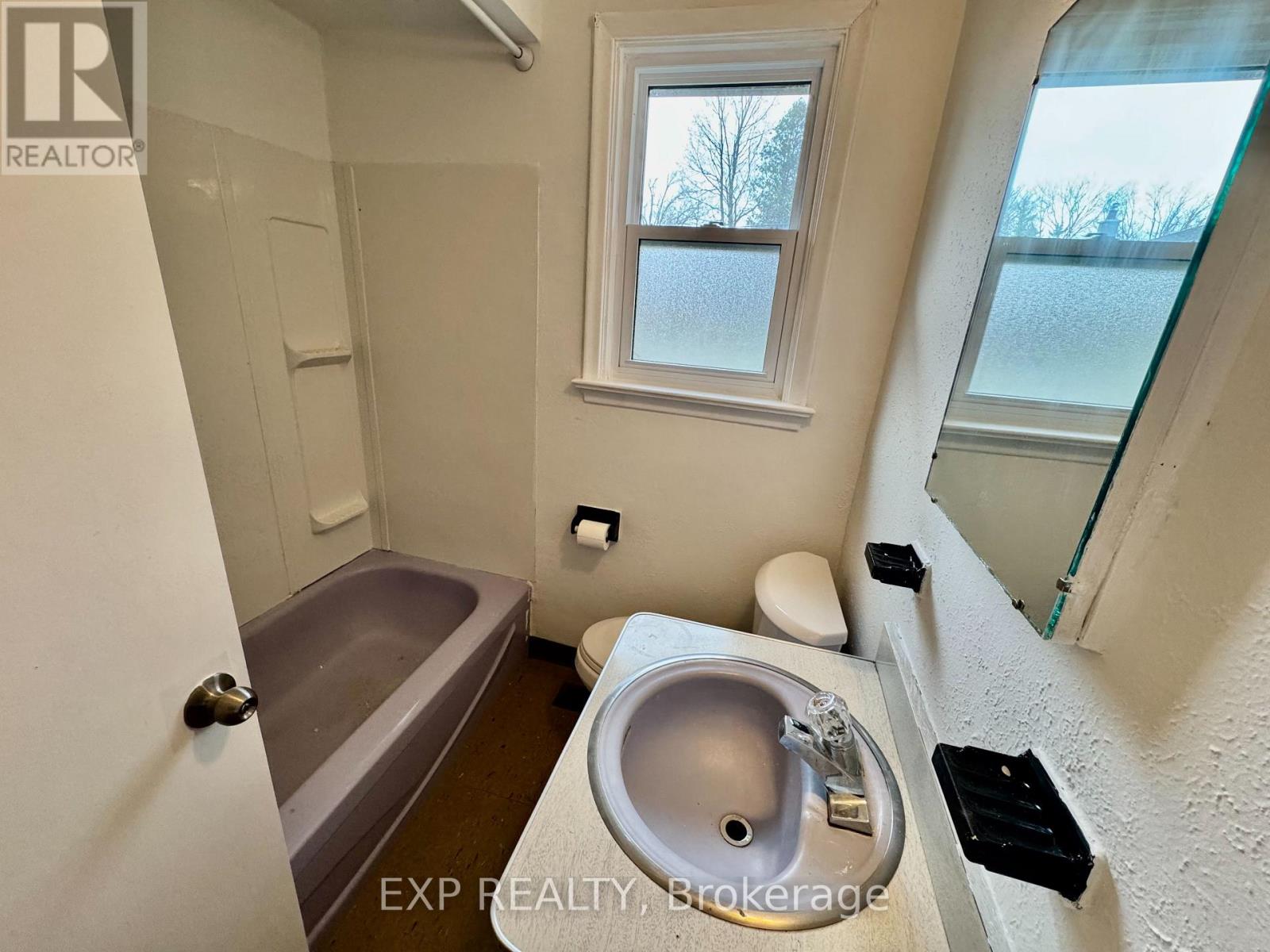 29 Bayview Parkway, Newmarket, Ontario  L3Y 3W2 - Photo 5 - N13477152