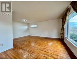 29 BAYVIEW PARKWAY, Newmarket, Ontario