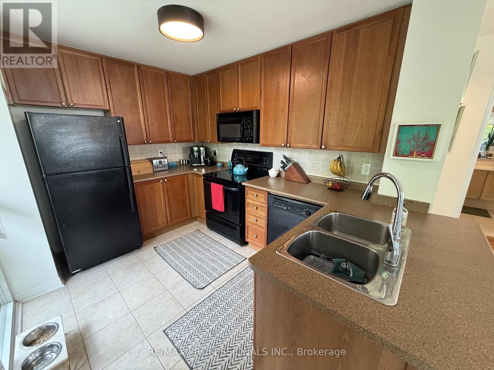 216 - 80 Port Street E, Mississauga, Ontario  L5G 4V6 - Photo 5 - W13477130