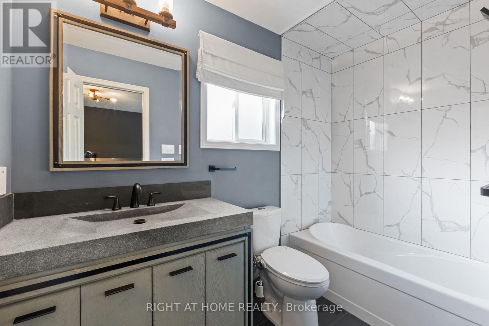 1811 Creek Way, Burlington, Ontario  L7L 6R1 - Photo 18 - W13477134
