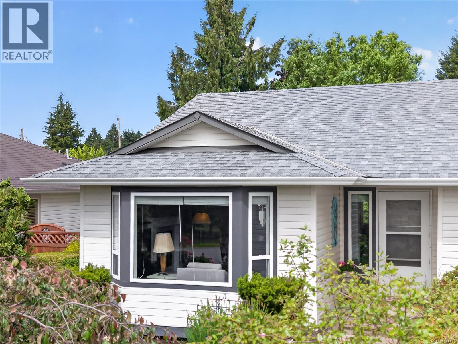 2338 9th St E, Courtenay, British Columbia  V9N 8Z2 - Photo 2 - 1041175