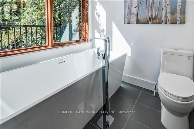 32 Elmer Avenue, Toronto, Ontario  M4L 3R7 - Photo 14 - E13477156