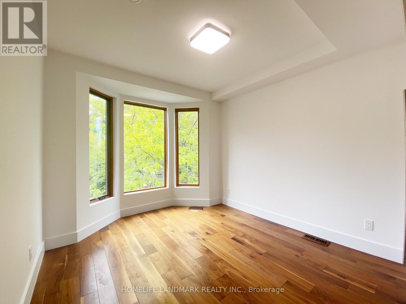 32 Elmer Avenue, Toronto, Ontario  M4L 3R7 - Photo 17 - E13477156