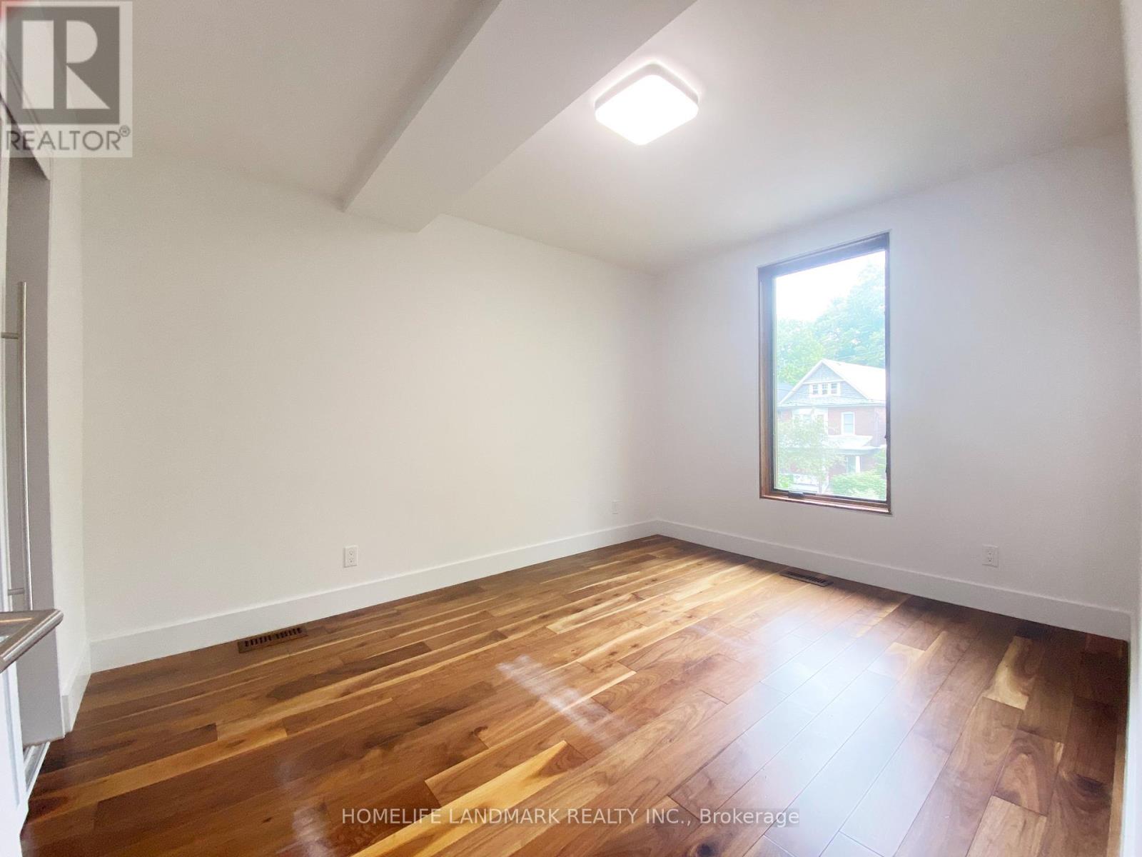 32 Elmer Avenue, Toronto, Ontario  M4L 3R7 - Photo 19 - E13477156
