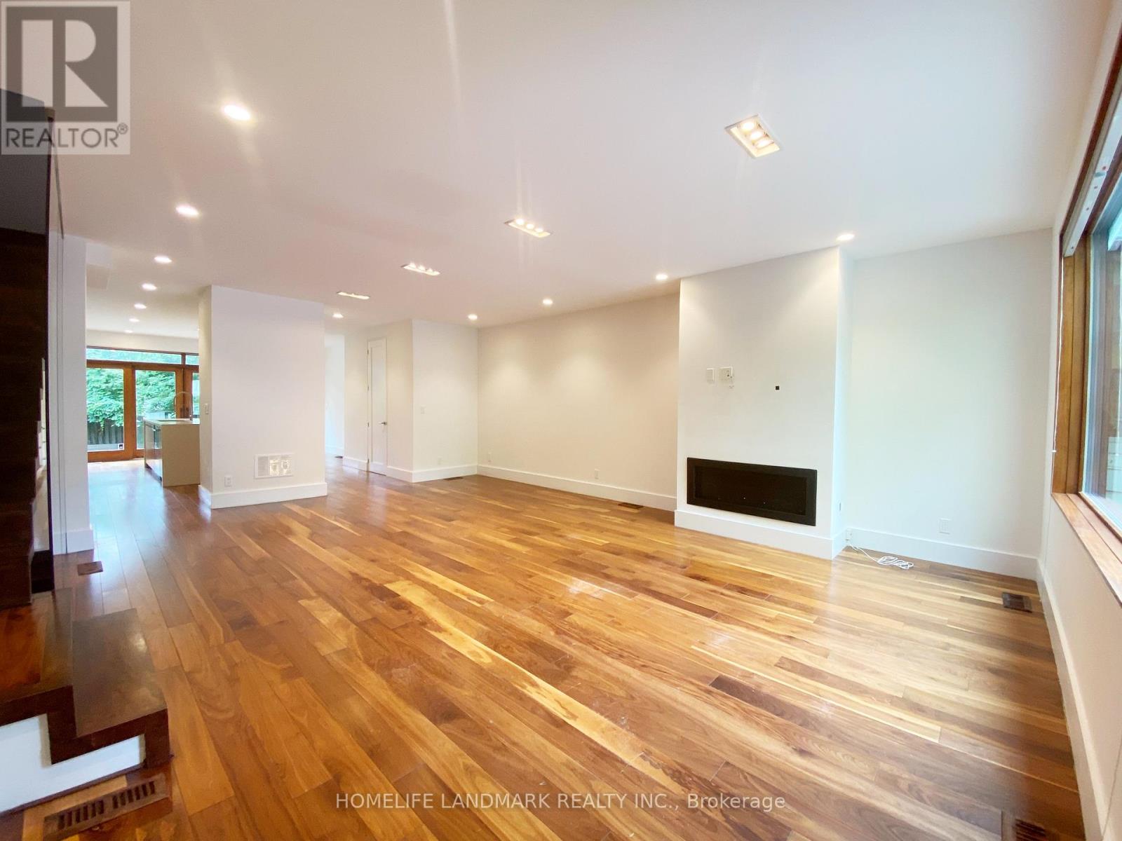 32 Elmer Avenue, Toronto, Ontario  M4L 3R7 - Photo 2 - E13477156