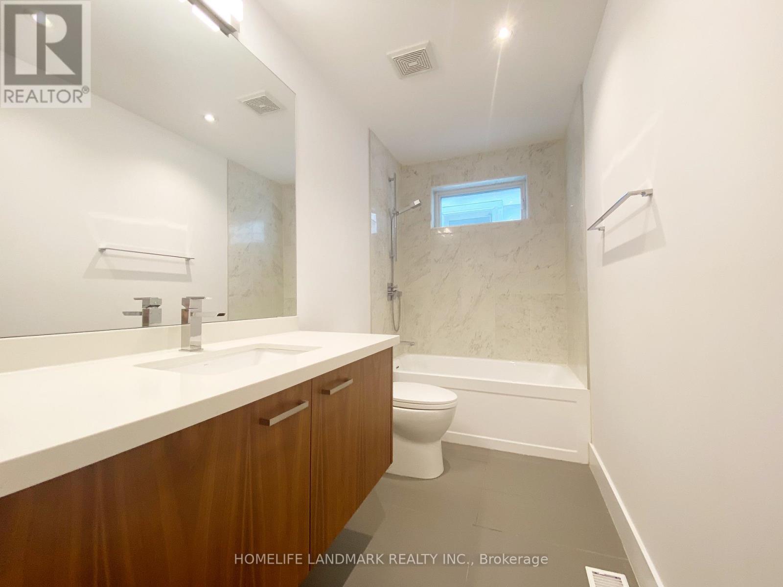 32 Elmer Avenue, Toronto, Ontario  M4L 3R7 - Photo 21 - E13477156