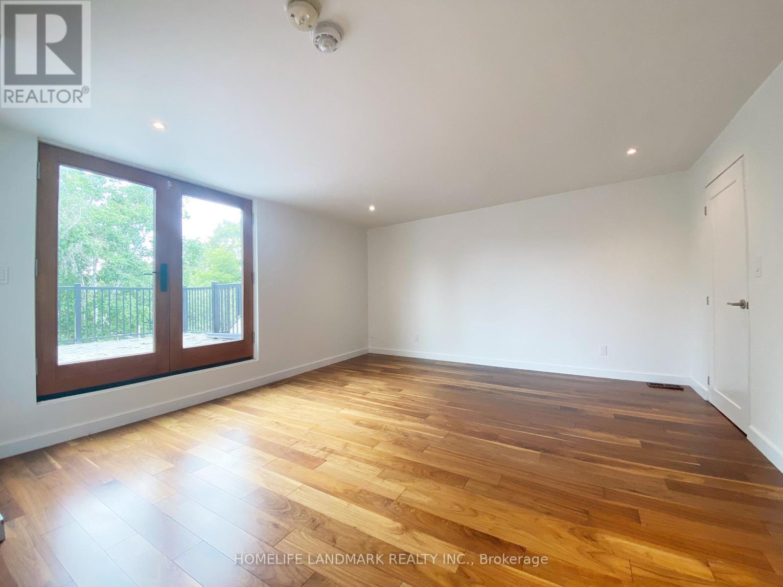 32 Elmer Avenue, Toronto, Ontario  M4L 3R7 - Photo 23 - E13477156