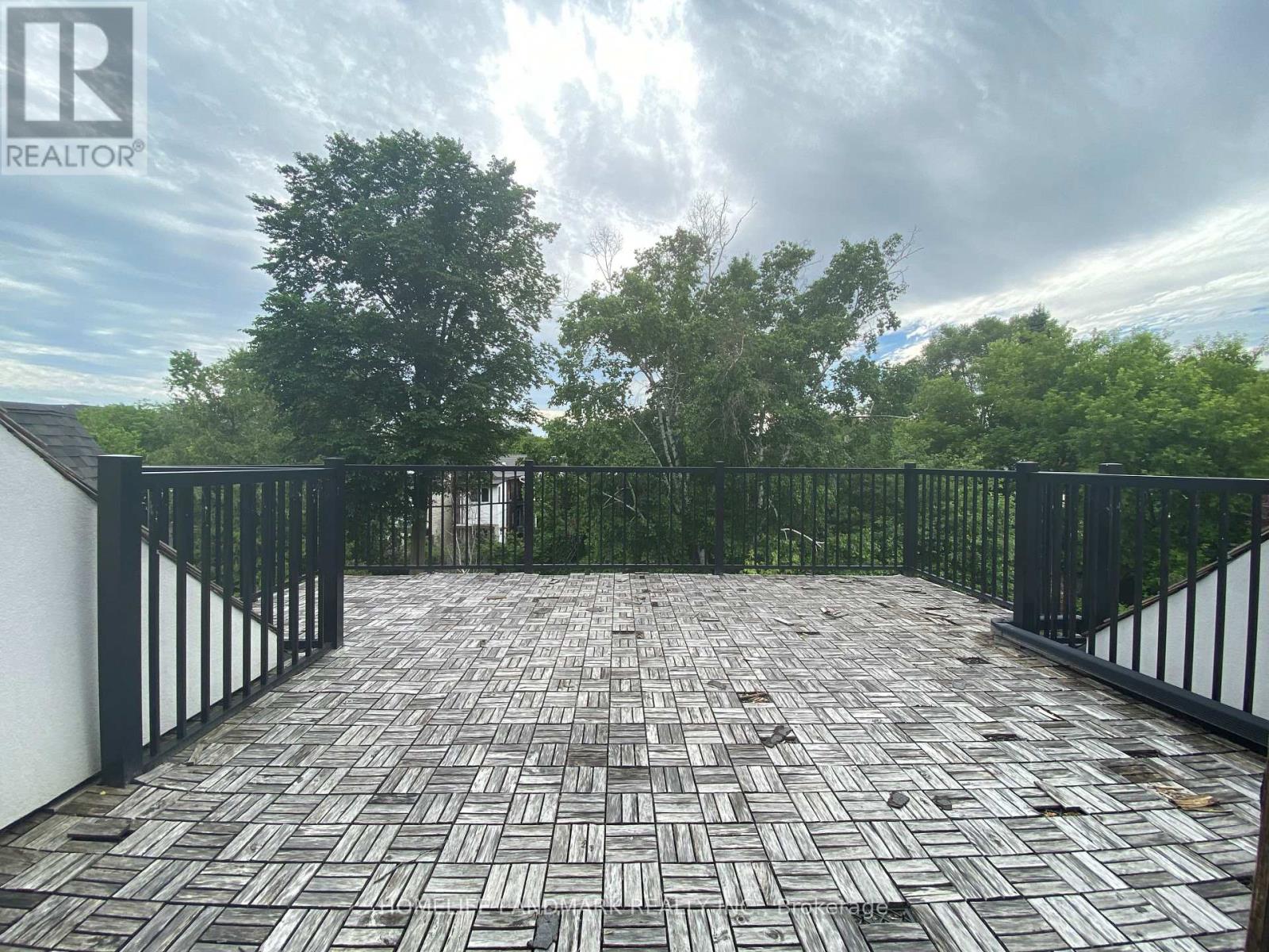 32 Elmer Avenue, Toronto, Ontario  M4L 3R7 - Photo 27 - E13477156