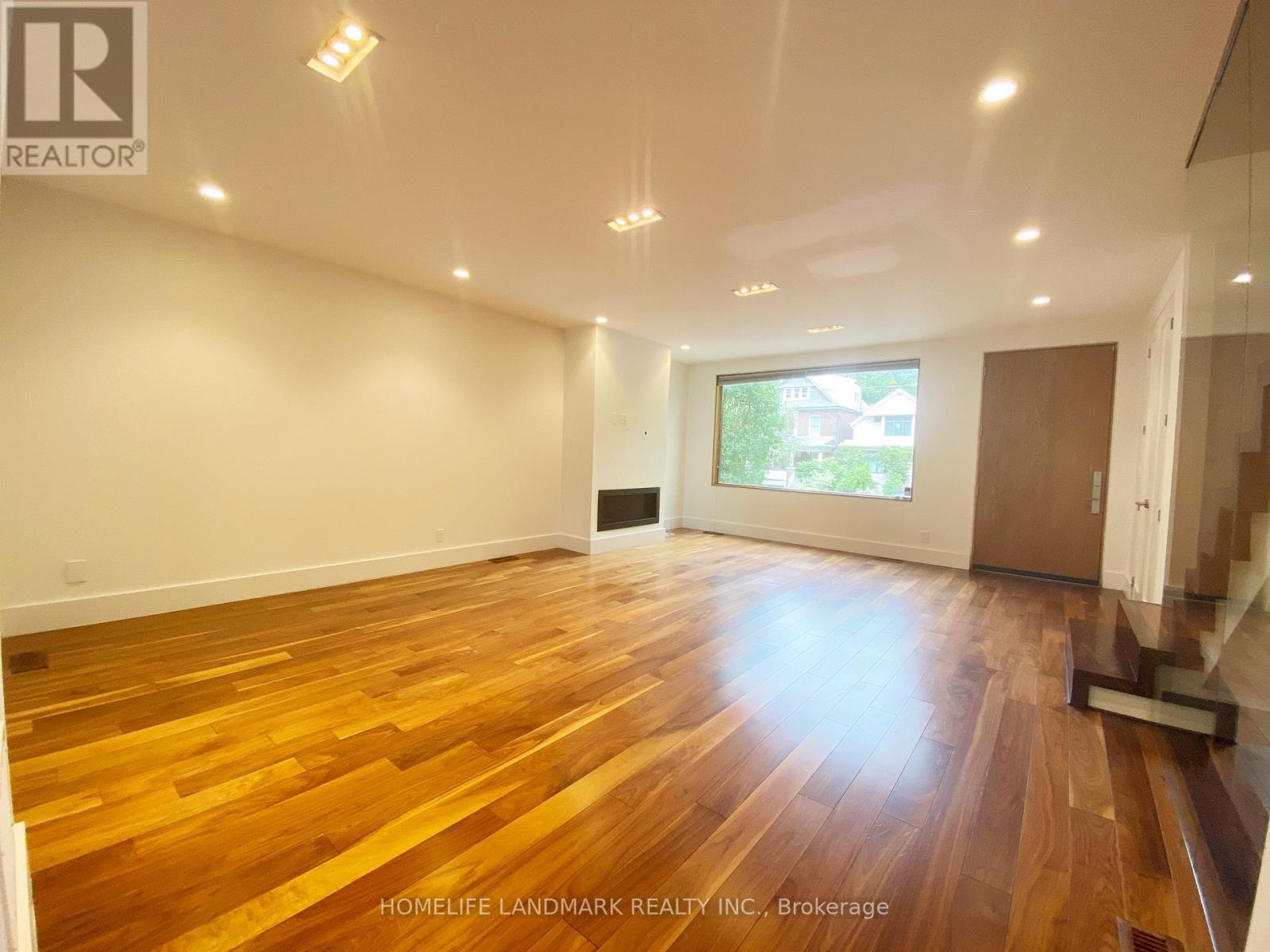 32 Elmer Avenue, Toronto, Ontario  M4L 3R7 - Photo 4 - E13477156