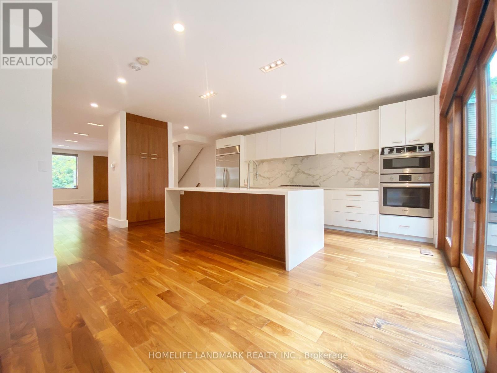 32 Elmer Avenue, Toronto, Ontario  M4L 3R7 - Photo 6 - E13477156