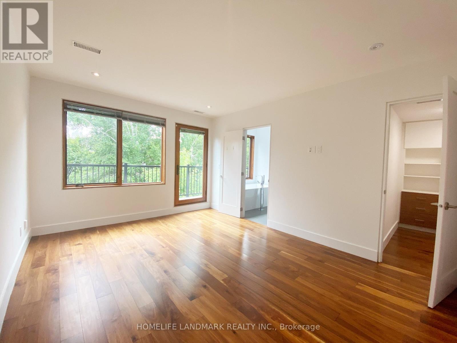 32 Elmer Avenue, Toronto, Ontario  M4L 3R7 - Photo 9 - E13477156