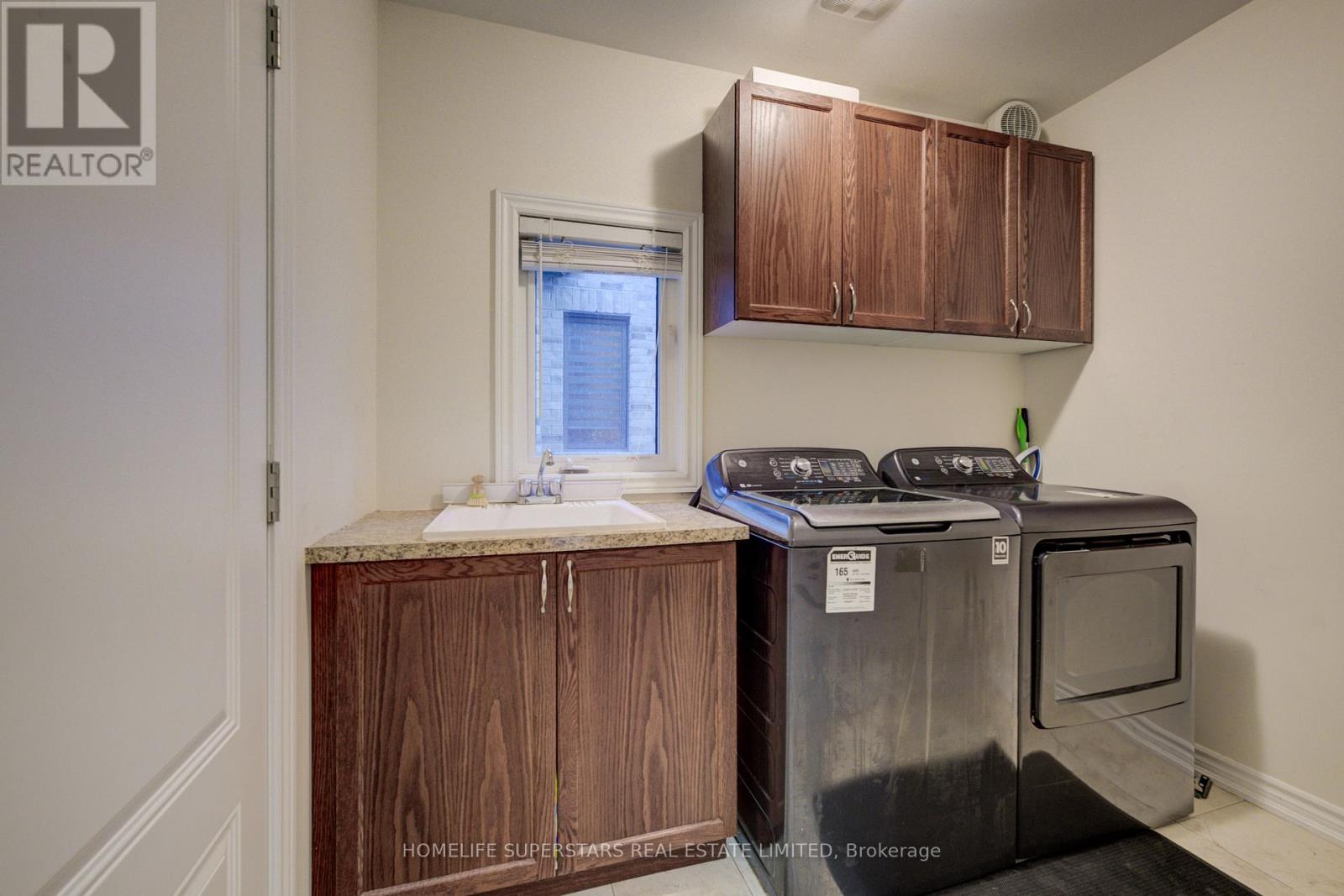 27 Upperview Place, Whitby, Ontario  L1R 0N4 - Photo 7 - E13477188