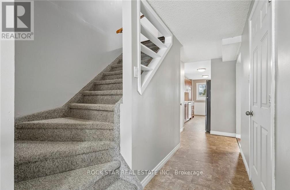 62 Corbett Drive, Barrie, Ontario  L4M 5V2 - Photo 13 - S13477172