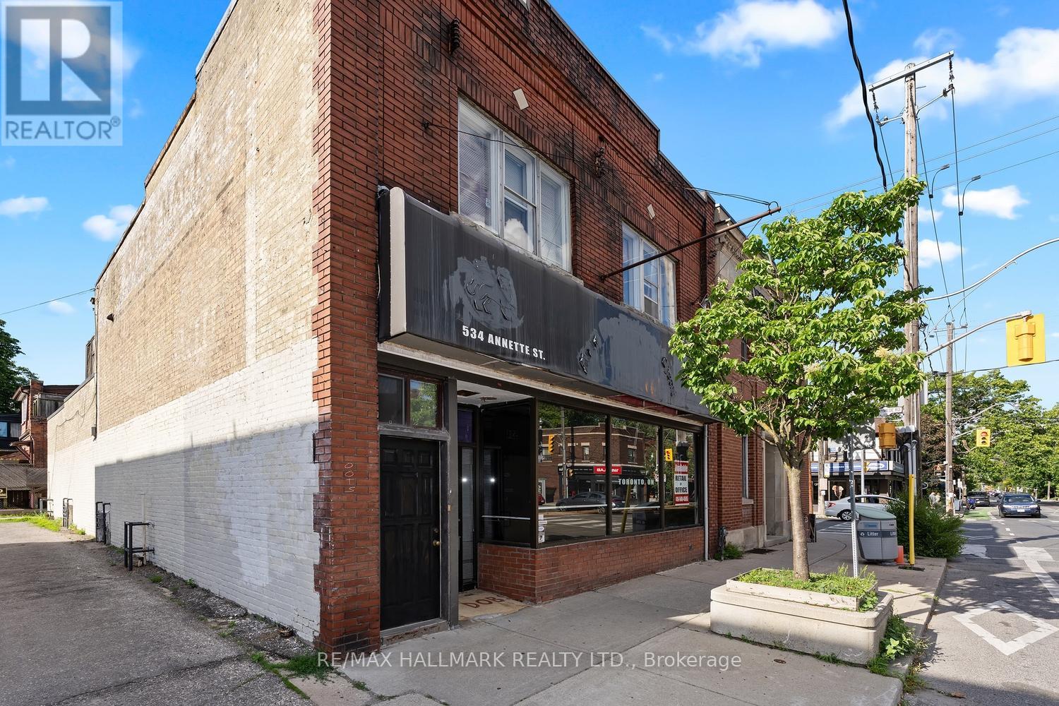 534 ANNETTE STREET, Toronto, Ontario